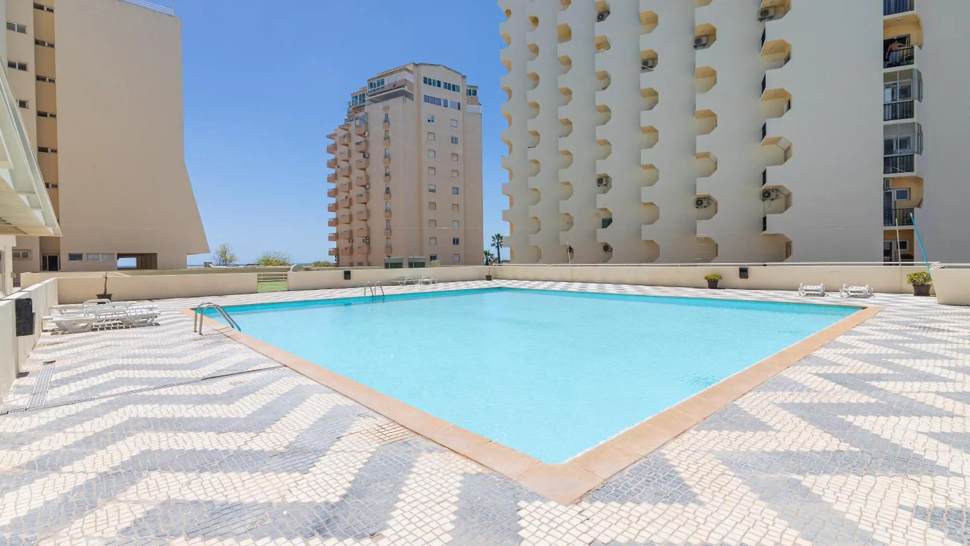 Varandas Da Rocha - Silhueta Citadina Portimão Portekiz